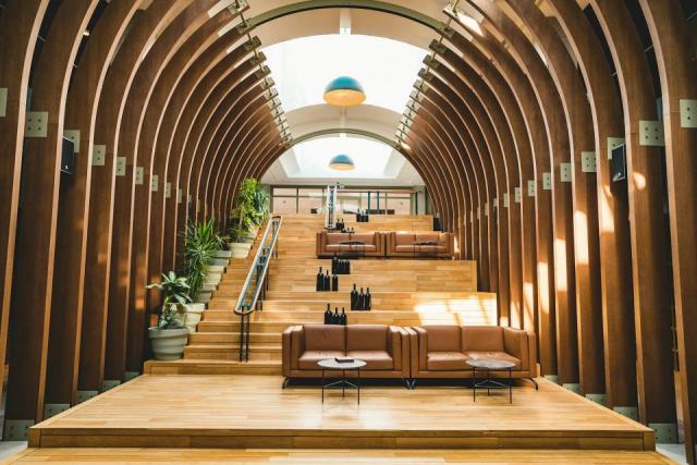 Cave à vin design dans la maison et le salon : idées et modèles