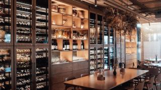 Cave à vin électrique : fonctionnement et température idéale
