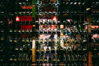 Cave à vin multi températures : le choix polyvalent